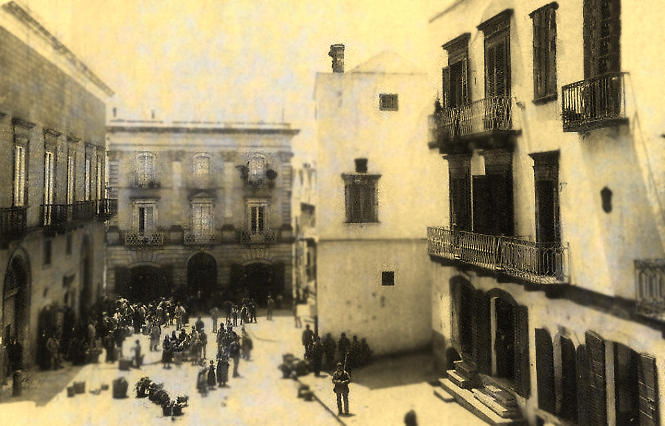 piazza invecchiata